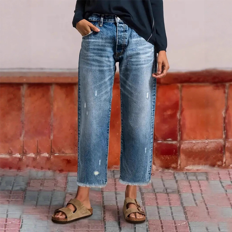 Distressed Raw Hem Wide Leg Cropped Jeans 4
